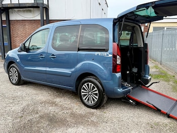 2017 (67) - 1.6 Bluehdi WHEELCHAIR ACCESS VEHICLE DISABLED WAV 5-Door
