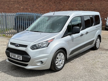 Used Ford Grand Tourneo Connect 2018 for sale - 78897482: Photo