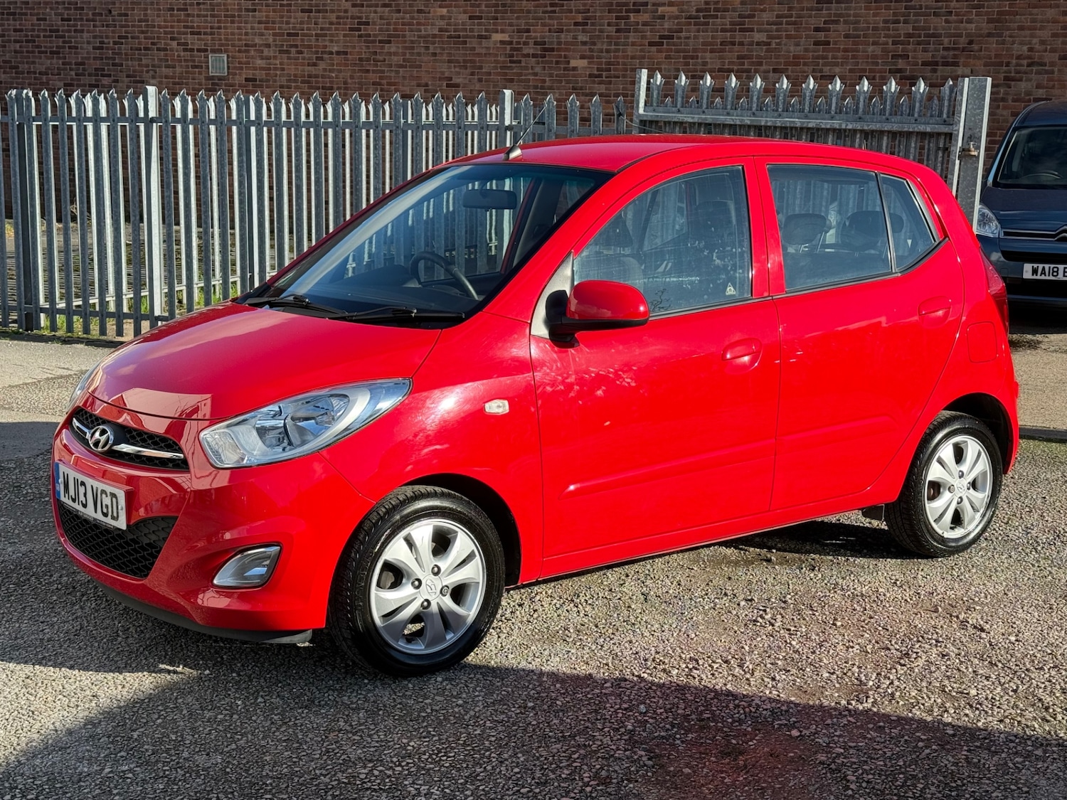 Used Hyundai i10 2013 for sale - 75684692: Photo 2