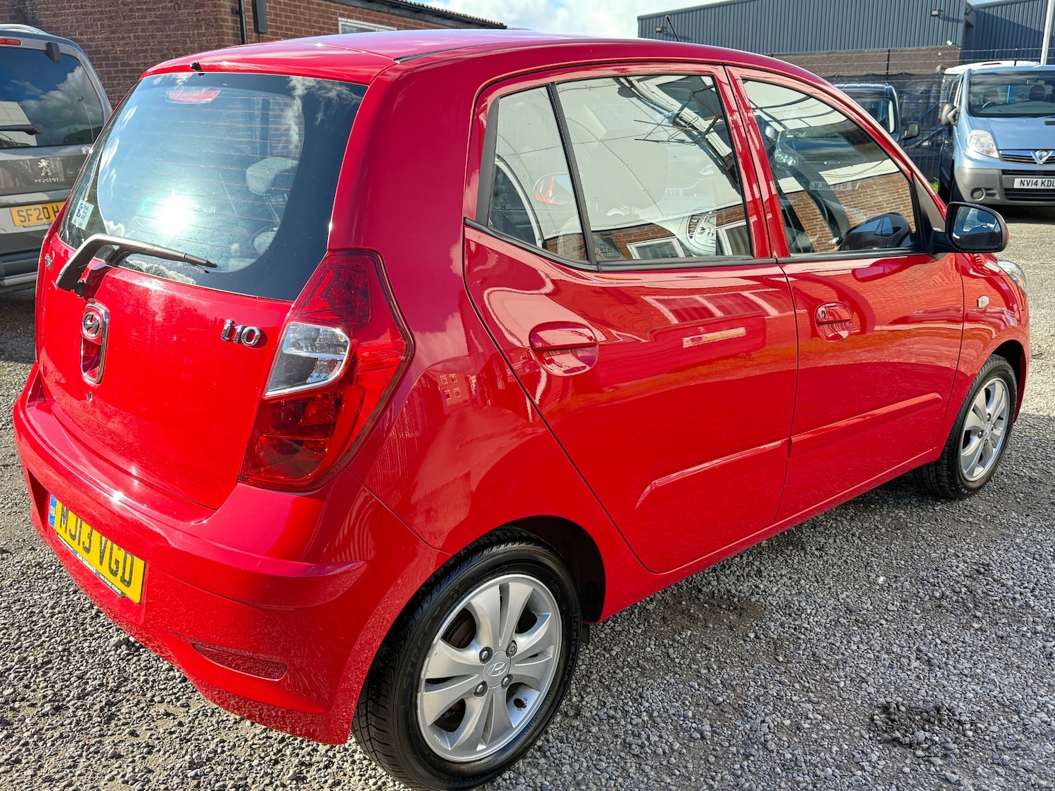 Used Hyundai i10 2013 for sale - 75684692: Photo 7