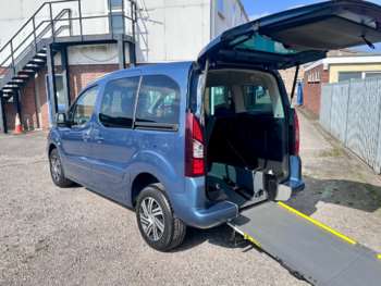 2017 (17) - 1.6 BlueHDi WHEELCHAIR ACCESS VEHICLE WAV DISABLED 5-Door