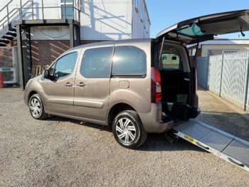 2017 (17) - 1.6 BlueHDi WHEELCHAIR ACCESS VEHICLE WAV DISABLED 5-Door