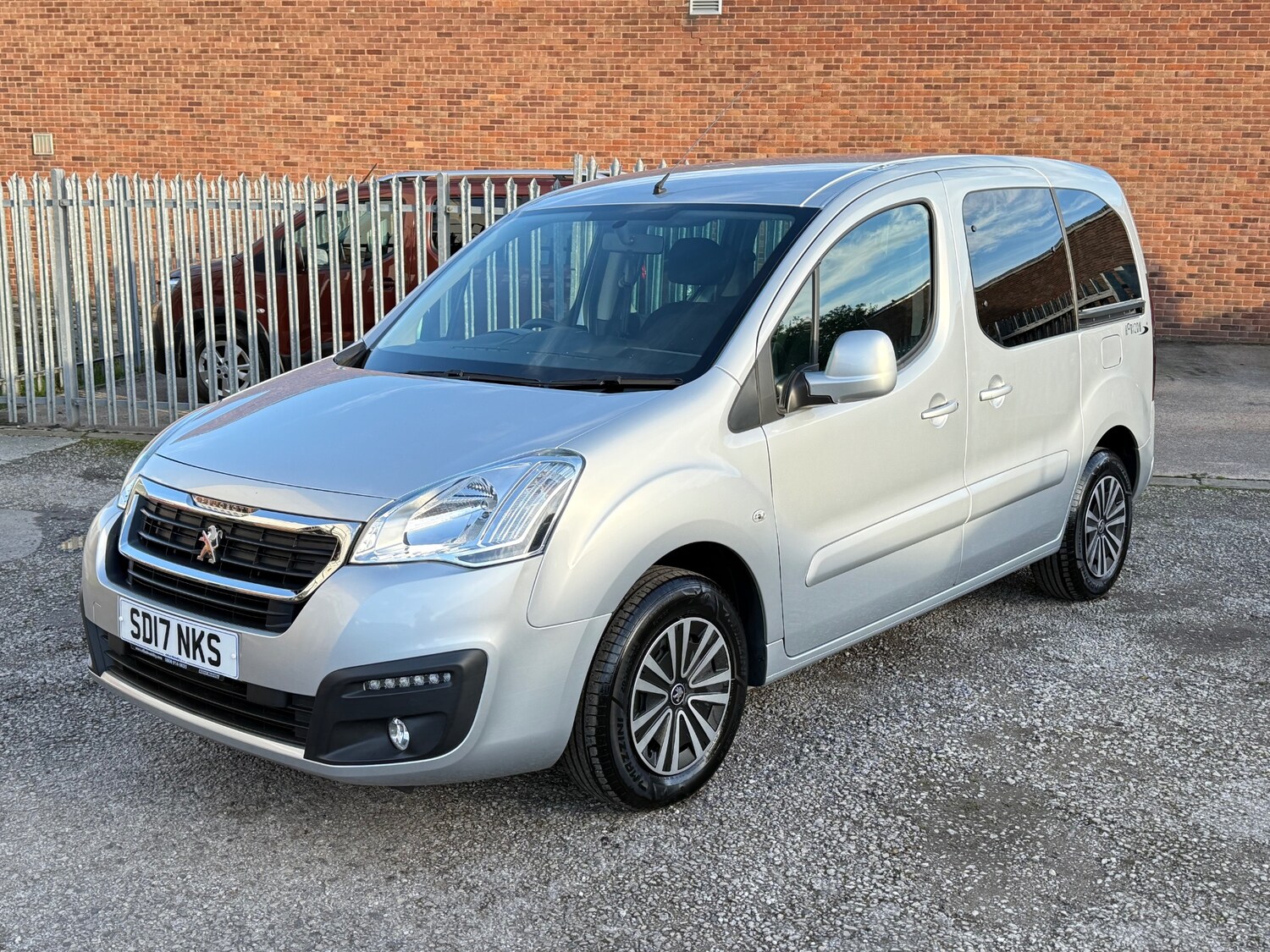 Used Peugeot Partner Tepee 2017 for sale - 76366659: Photo 4