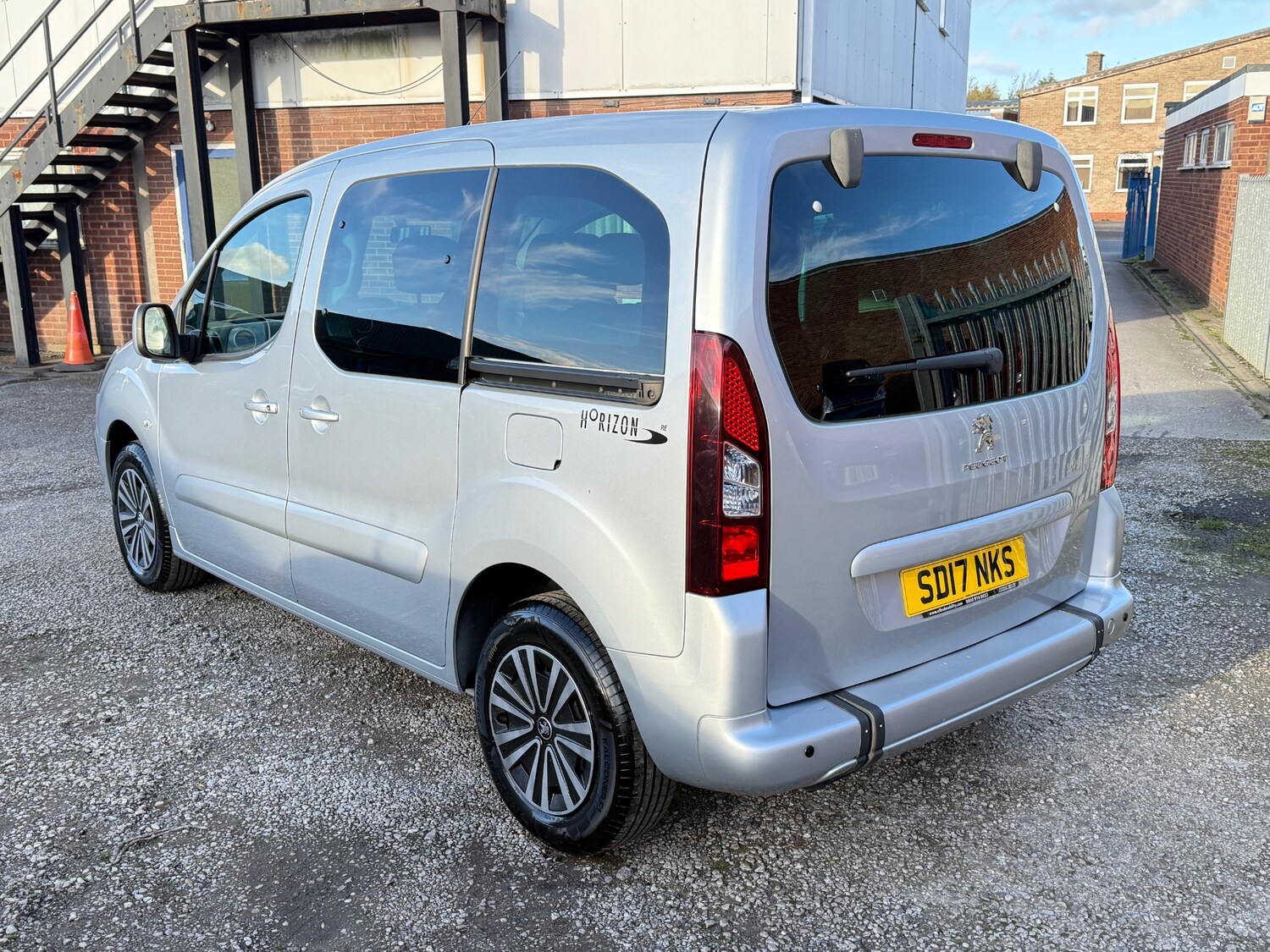 Used Peugeot Partner Tepee 2017 for sale - 76366659: Photo 7