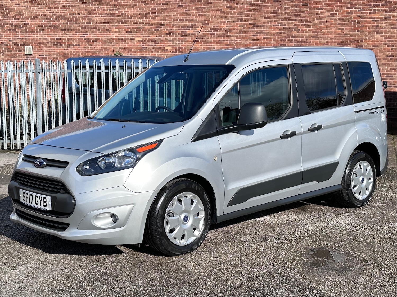 Used Ford Tourneo Connect 2017 for sale - 77776591: Photo 3