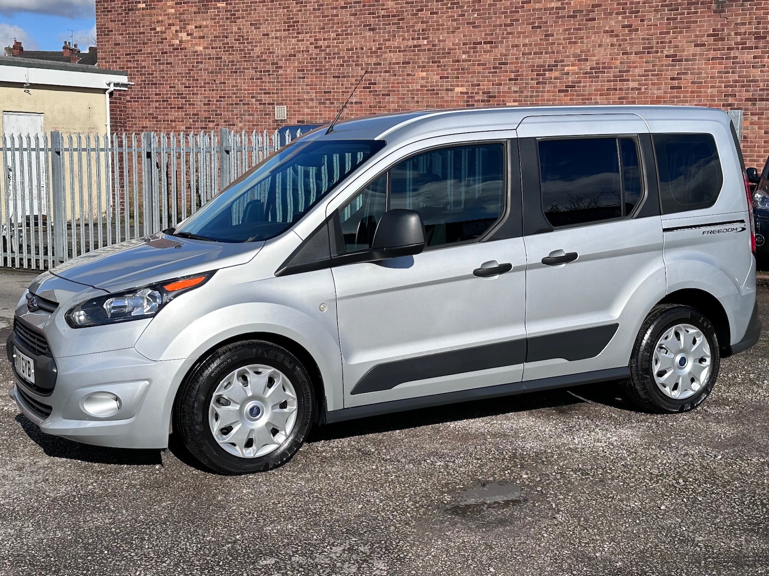 Used Ford Tourneo Connect 2017 for sale - 77776591: Photo 4