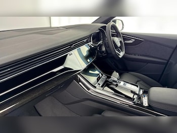 Used Audi Q8 2025 for sale - 75255521: Photo