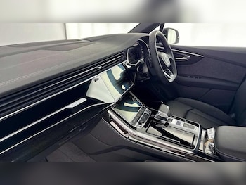 Used Audi Q7 2025 for sale - 76329697: Photo