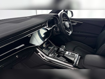 Used Audi Q7 2025 for sale - 77603107: Photo