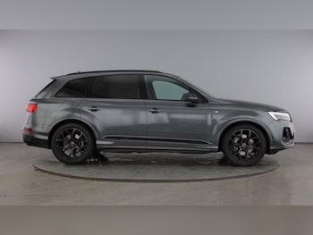Used Audi Q7 2025 for sale - 77603107: Photo