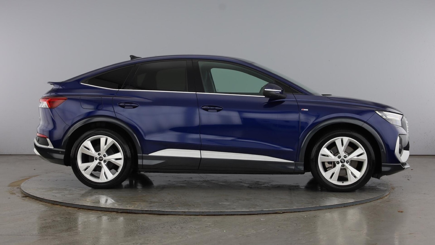 Used Audi Q4 e-tron 2024 for sale - 77602343: Photo 4