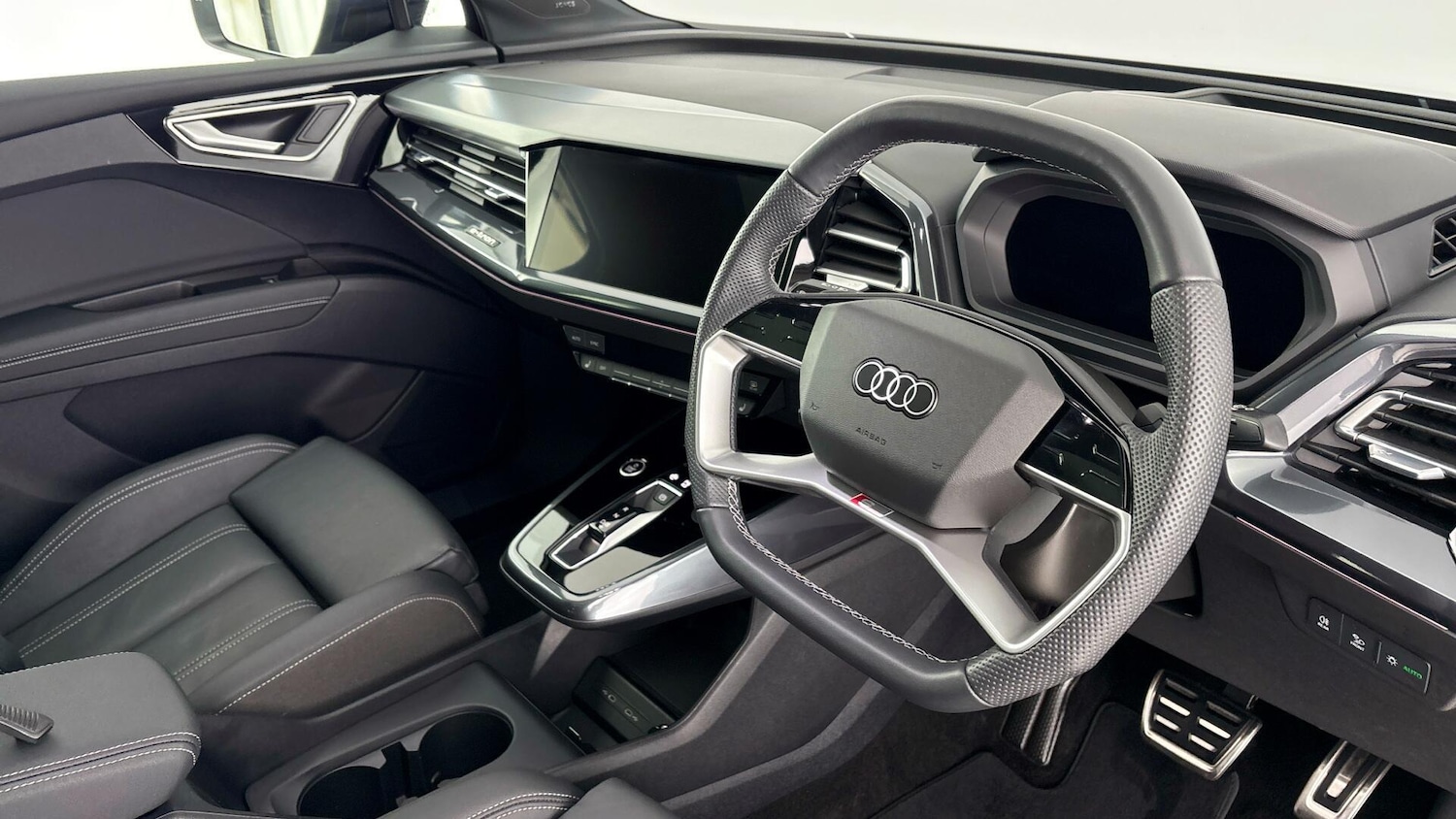 Used Audi Q4 e-tron 2024 for sale - 77602343: Photo 6