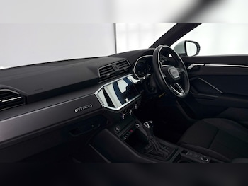 Used Audi Q3 2022 for sale - 77602335: Photo