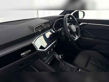 Used Audi Q3 2024 for sale - 77504801: Photo