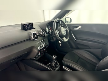 Used Audi A1 2018 for sale - 78112250: Photo