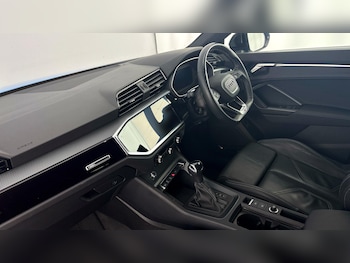 Used Audi Q3 2023 for sale - 77617055: Photo