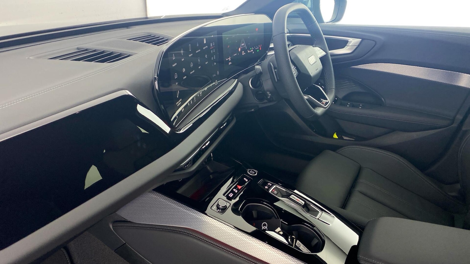 Used Audi A5 2025 for sale - 77735957: Photo 2