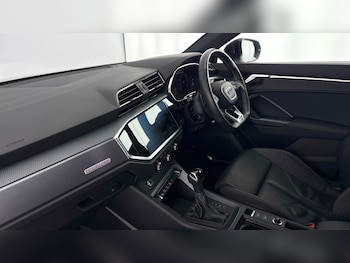 Used Audi Q3 2019 for sale - 77662682: Photo