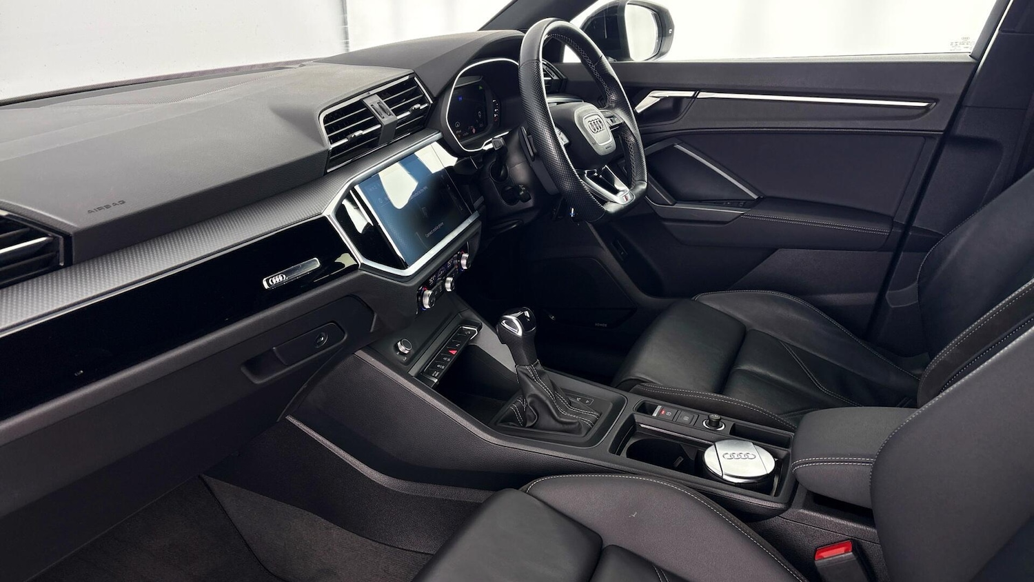 Used Audi Q3 2022 for sale - 77603102: Photo 2