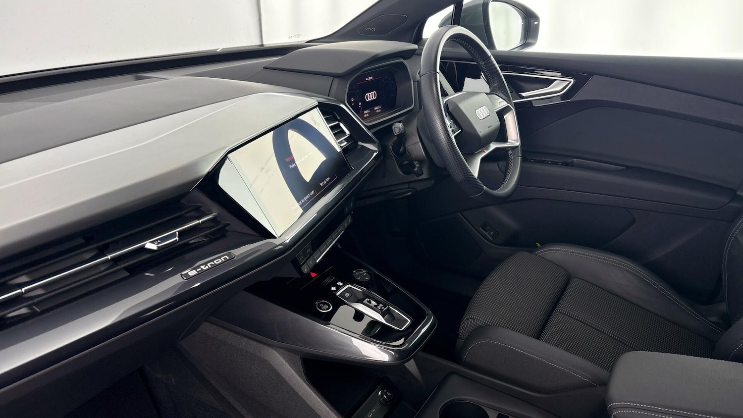 Used Audi Q4 e-tron 2023 for sale - 77504764: Photo 2