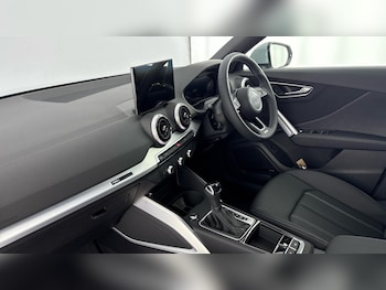 Used Audi Q2 undefined for sale - 79600401: Photo
