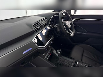 Used Audi Q3 2025 for sale - 77161136: Photo