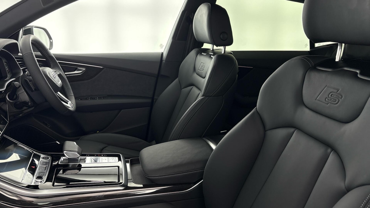 Used Audi Q8 for sale - 77803492: Photo 47