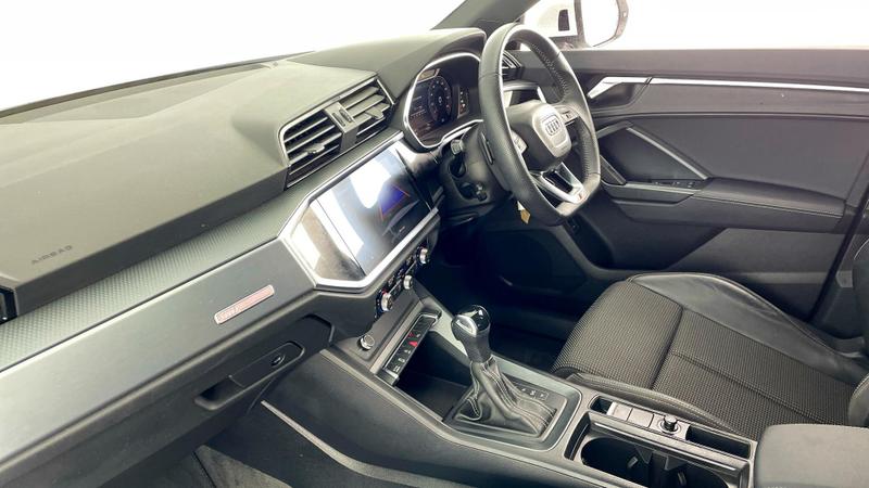 Used Audi Q3 2019 for sale - 76545452: Photo 2