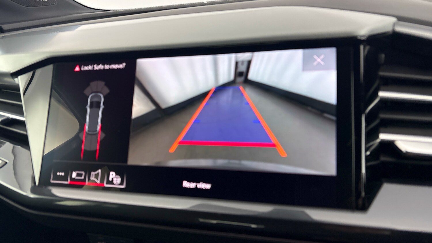 Used Audi Q4 e-tron 2023 for sale - 77603171: Photo 27