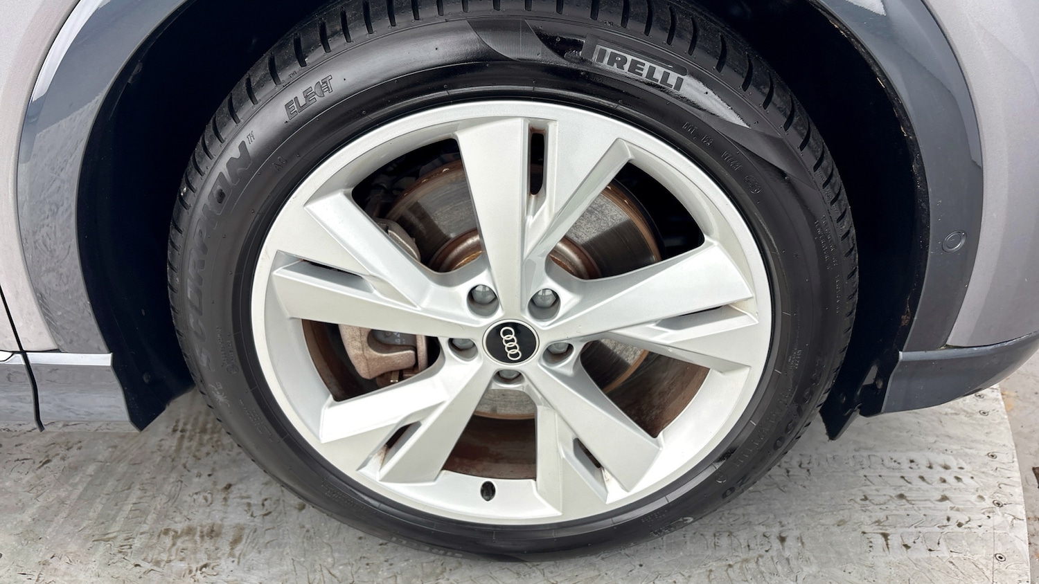 Used Audi Q4 e-tron 2023 for sale - 77603171: Photo 5