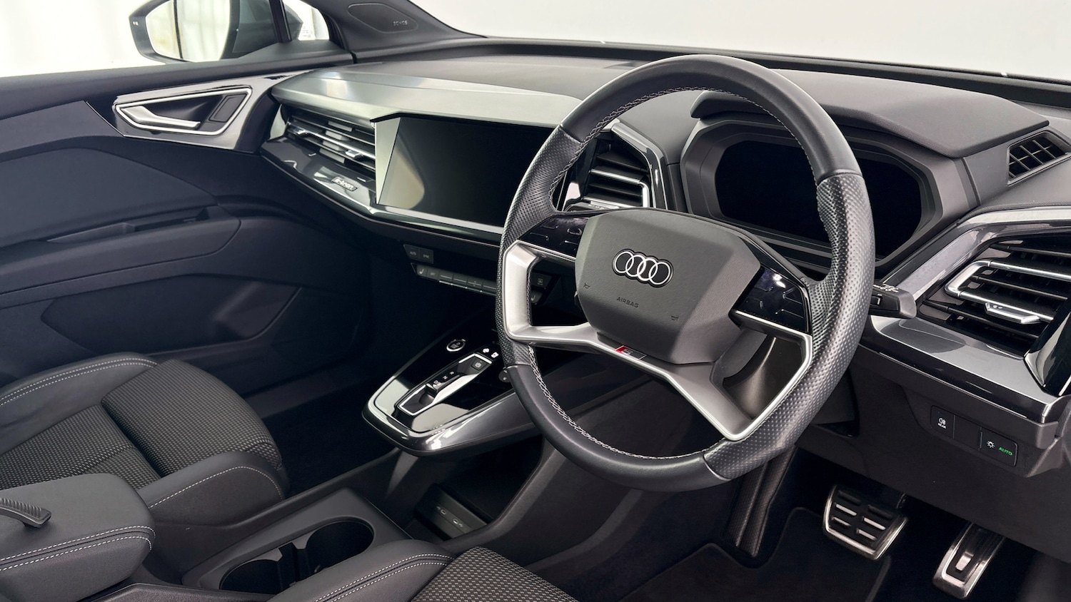 Used Audi Q4 e-tron 2023 for sale - 77603171: Photo 6