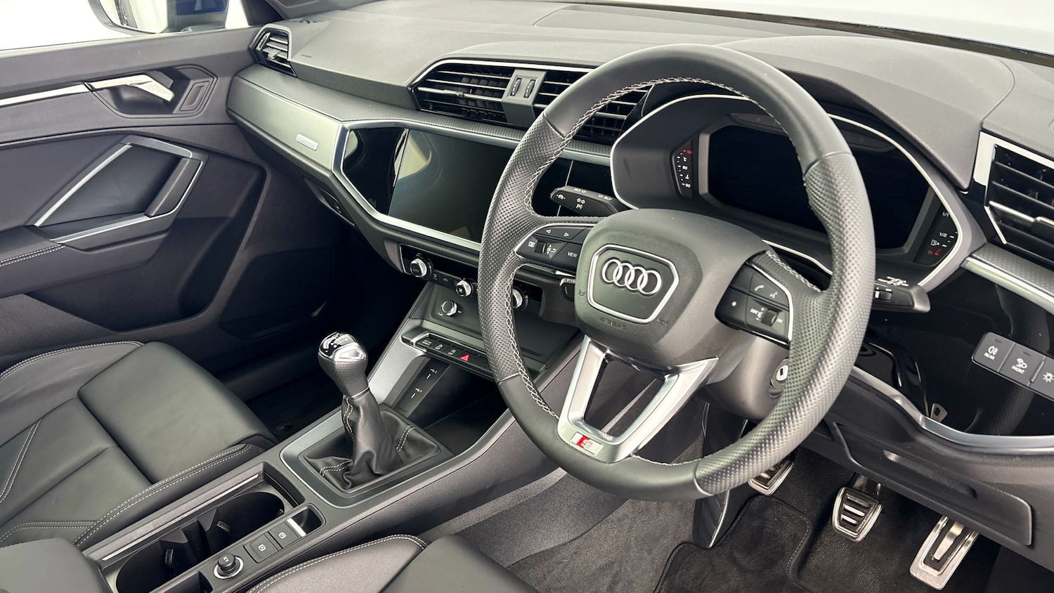 Used Audi Q3 2024 for sale - 77602430: Photo 6