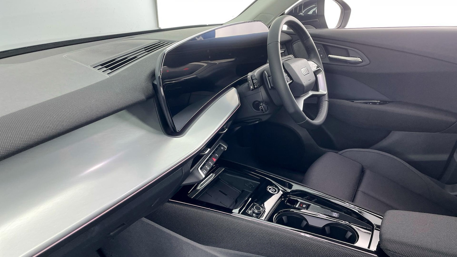 Used Audi Q3 2025 for sale - 77735974: Photo 2