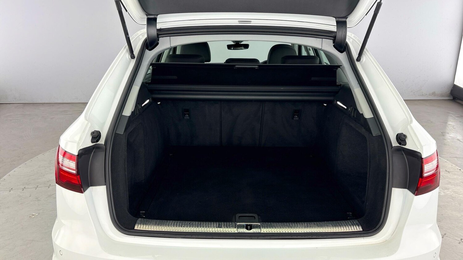 Used Audi A4 Avant 2023 for sale - 78004773: Photo 34