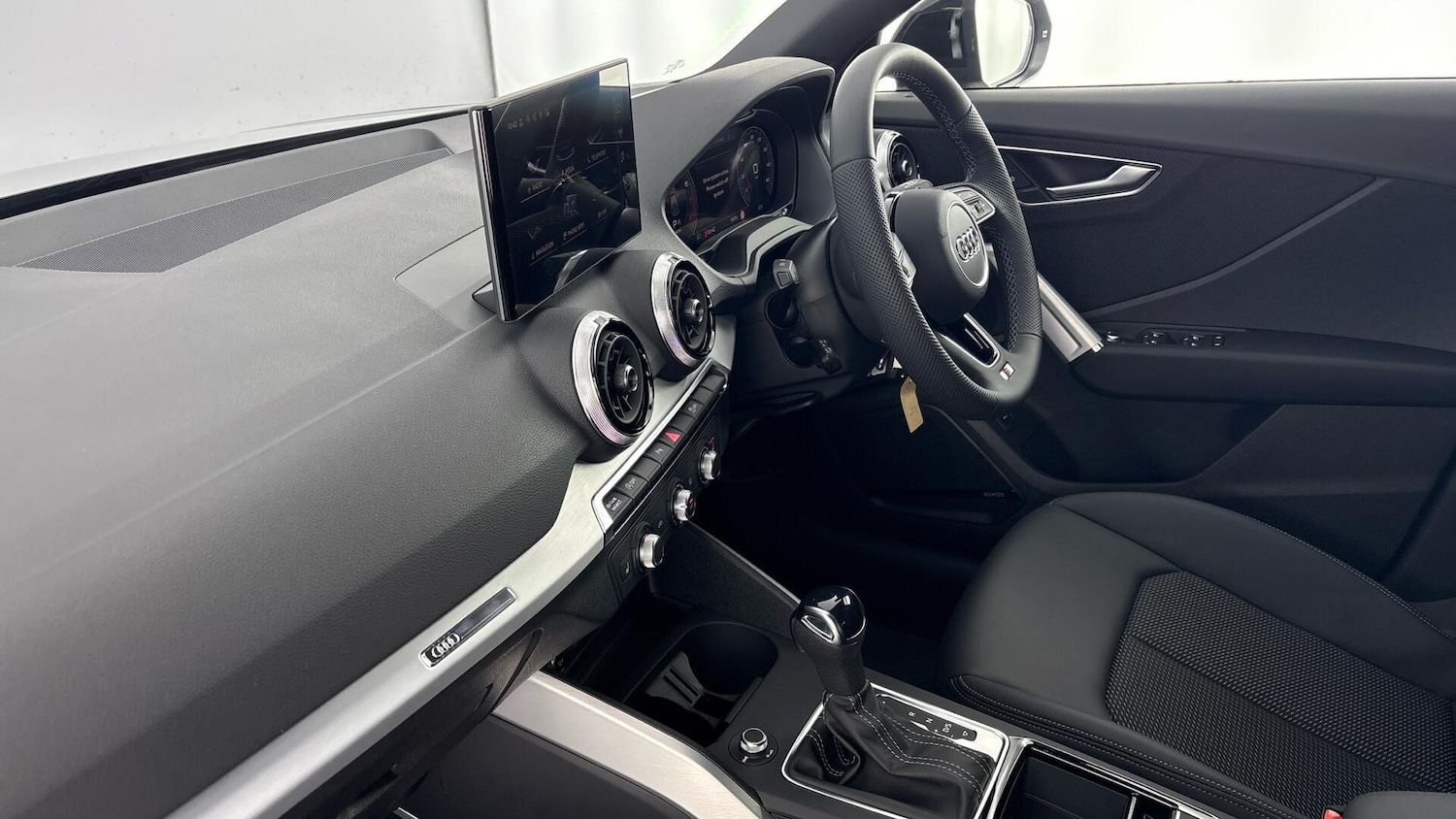 Used Audi Q2 for sale - 77851547: Photo 2