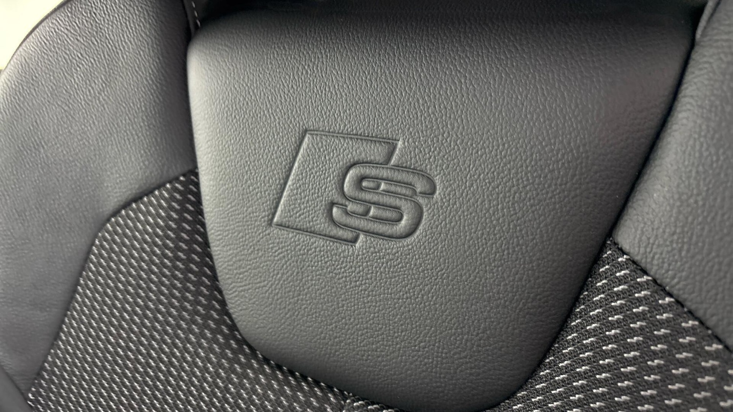 Used Audi Q2 for sale - 77851547: Photo 38