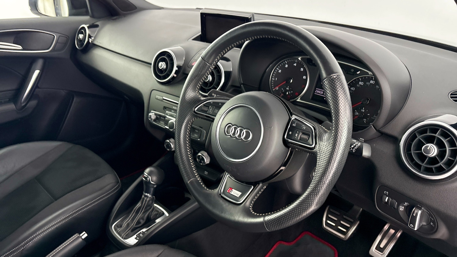 Used Audi A1 2017 for sale - 77602363: Photo 6