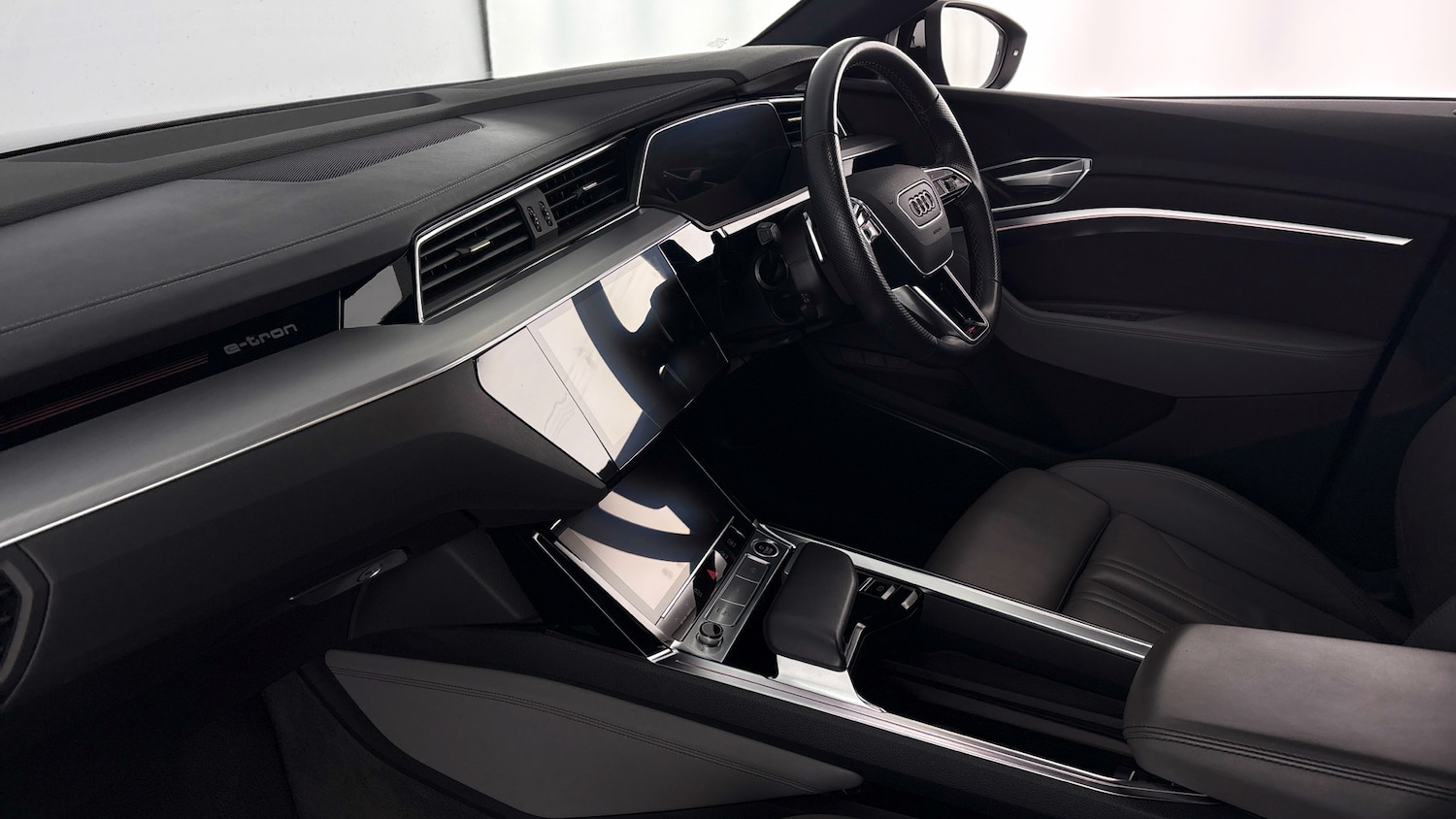 Used Audi e-tron 2022 for sale - 77617052: Photo 2