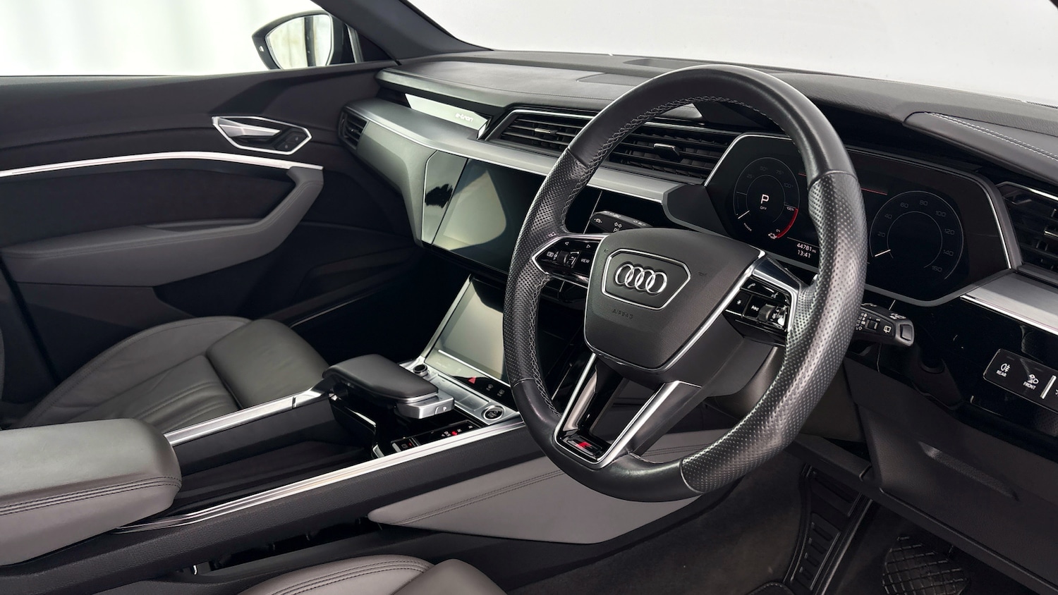 Used Audi e-tron 2022 for sale - 77617052: Photo 6