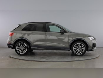 Used Audi Q3 2023 for sale - 76494653: Photo