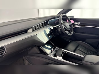 Used Audi Q8 e-tron 2024 for sale - 78332720: Photo