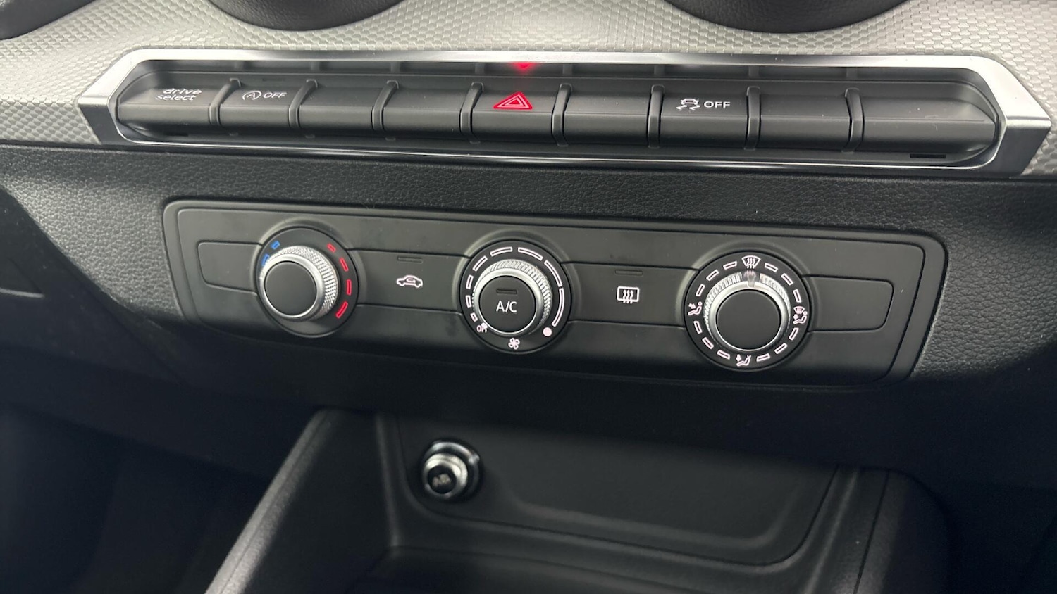 Used Audi Q2 for sale - 77602467: Photo 14