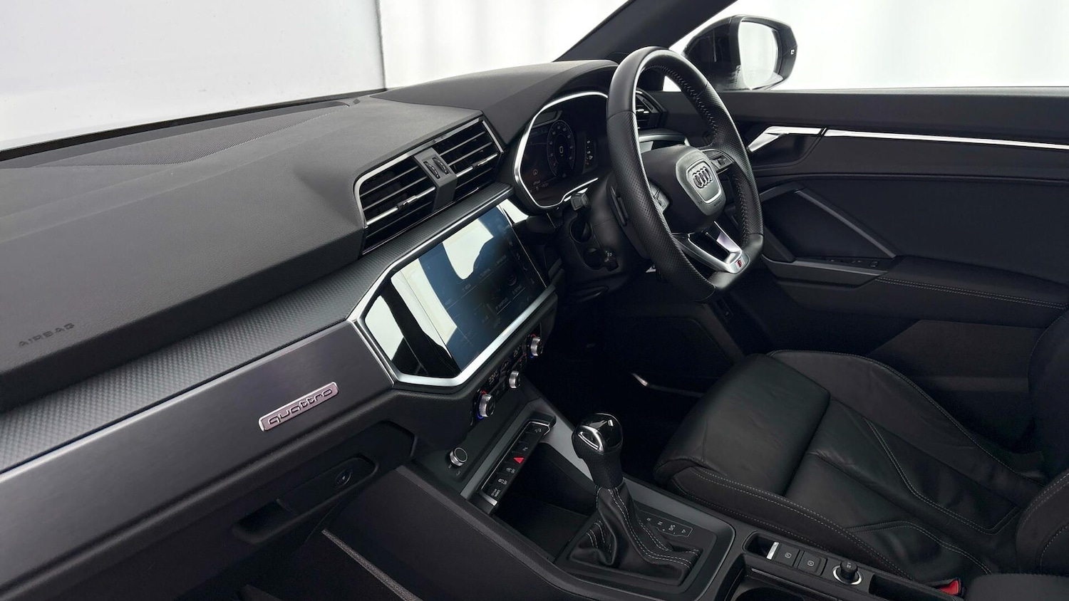 Used Audi Q3 2019 for sale - 77504788: Photo 2