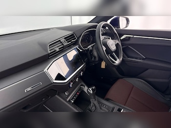 Used Audi Q3 2023 for sale - 77789700: Photo