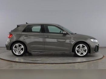 Used Audi A1 2023 for sale - 75718097: Photo 4