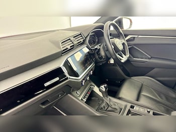 Used Audi Q3 2023 for sale - 77161140: Photo