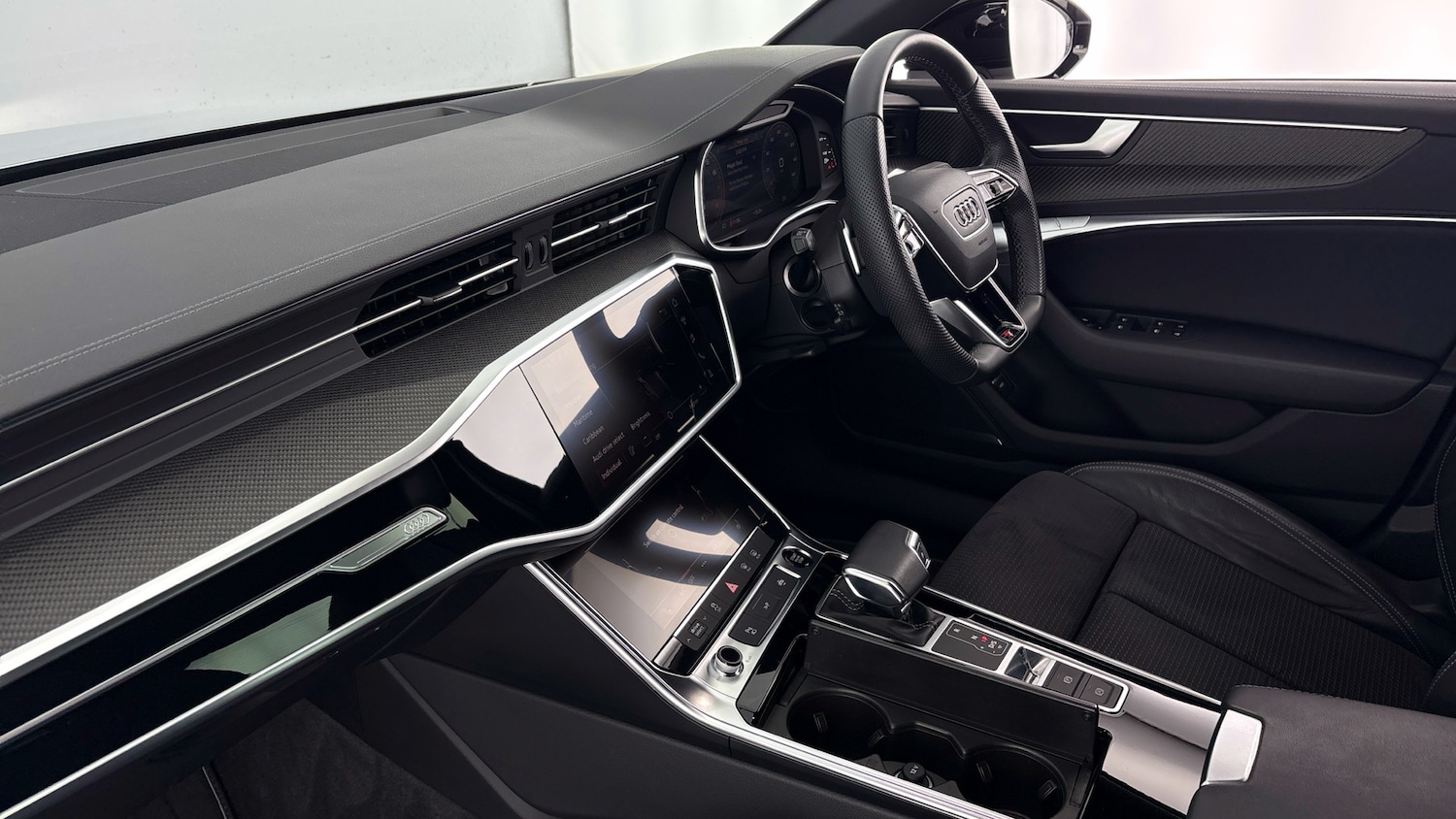 Used Audi A6 Saloon 2023 for sale - 77639424: Photo 2