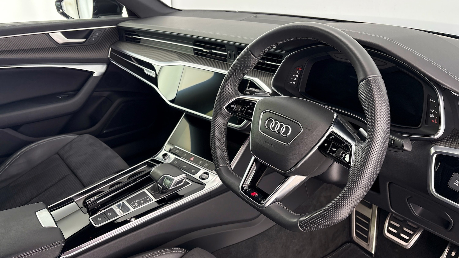 Used Audi A6 Saloon 2023 for sale - 77639424: Photo 6