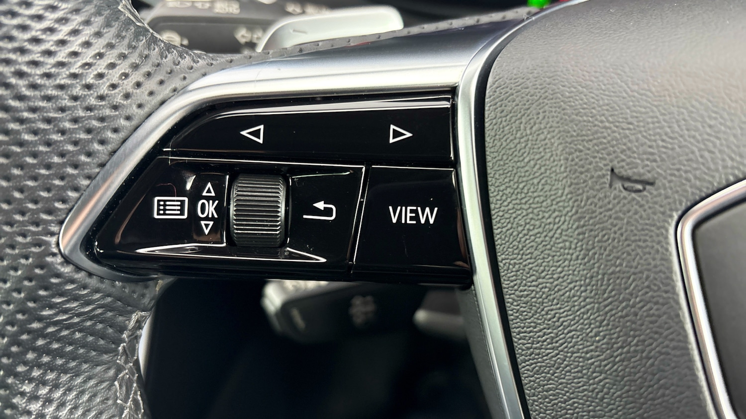 Used Audi A6 Saloon 2023 for sale - 77639424: Photo 7