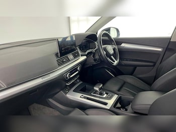 Used Audi Q5 2023 for sale - 76422003: Photo